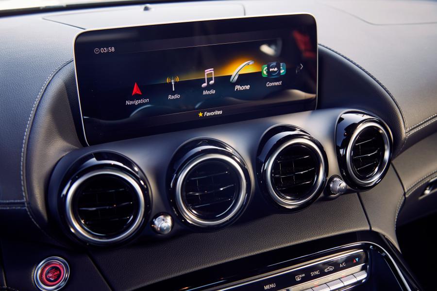 Детали интерьера Mercedes-AMG GT (C190) 2019 года  (NA) (фото 5 из 46)